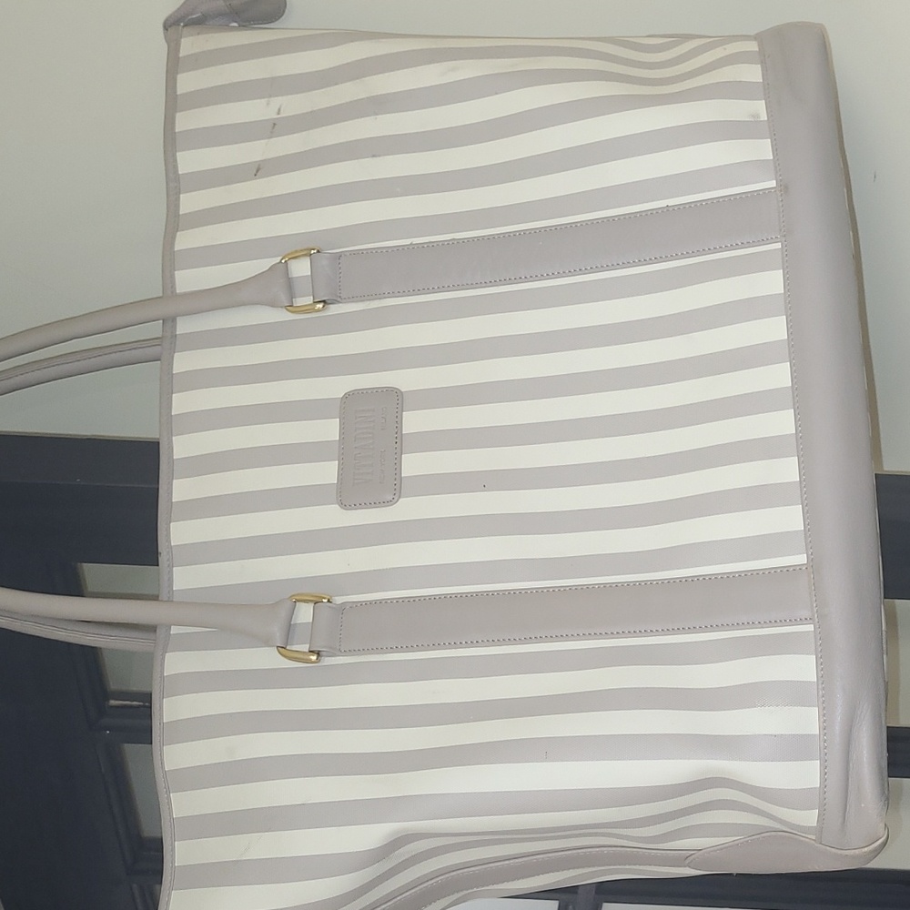 Adrienne Vittadini tote